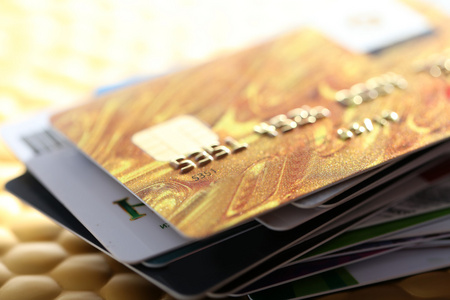 信用卡刷卡还款一万多少钱手续费（信用卡账单刷卡还款指南）-第1张图片