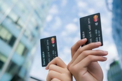 自己办理的pos机刷自己的信用卡可以吗？